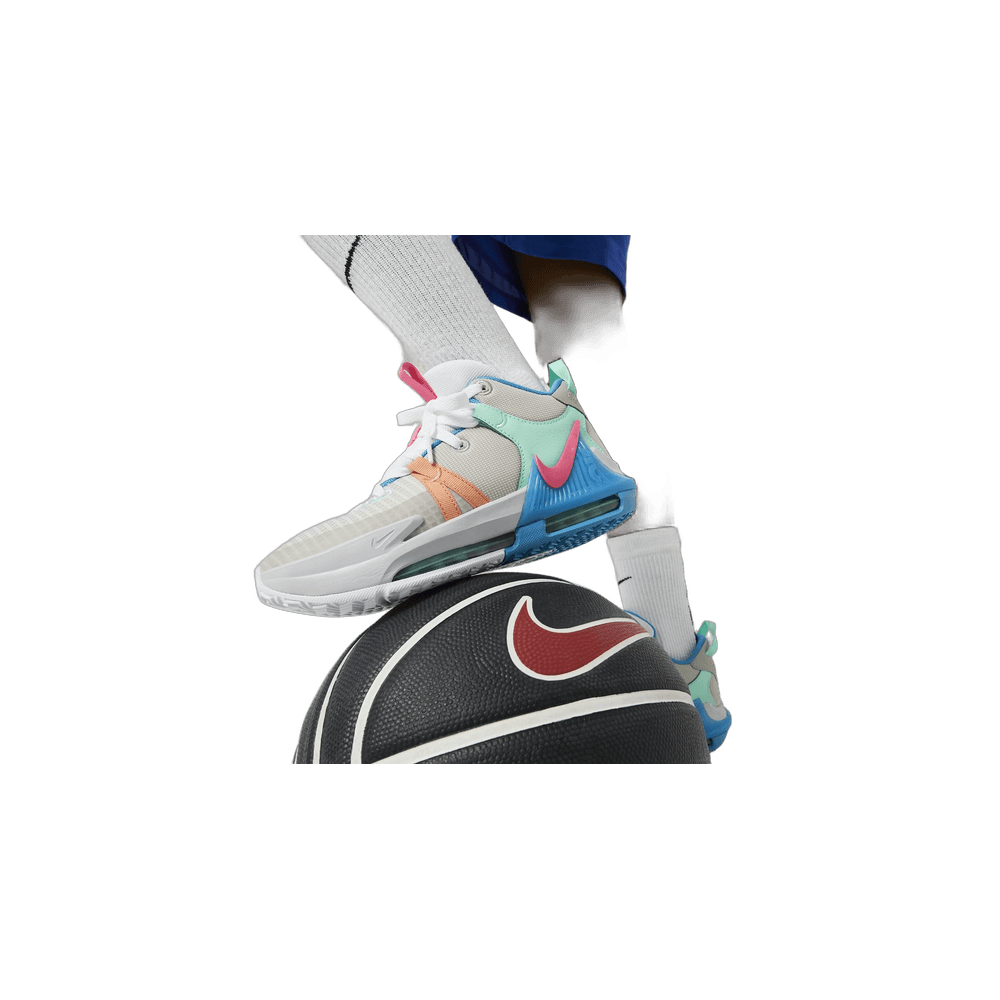 LeBron Witness 7