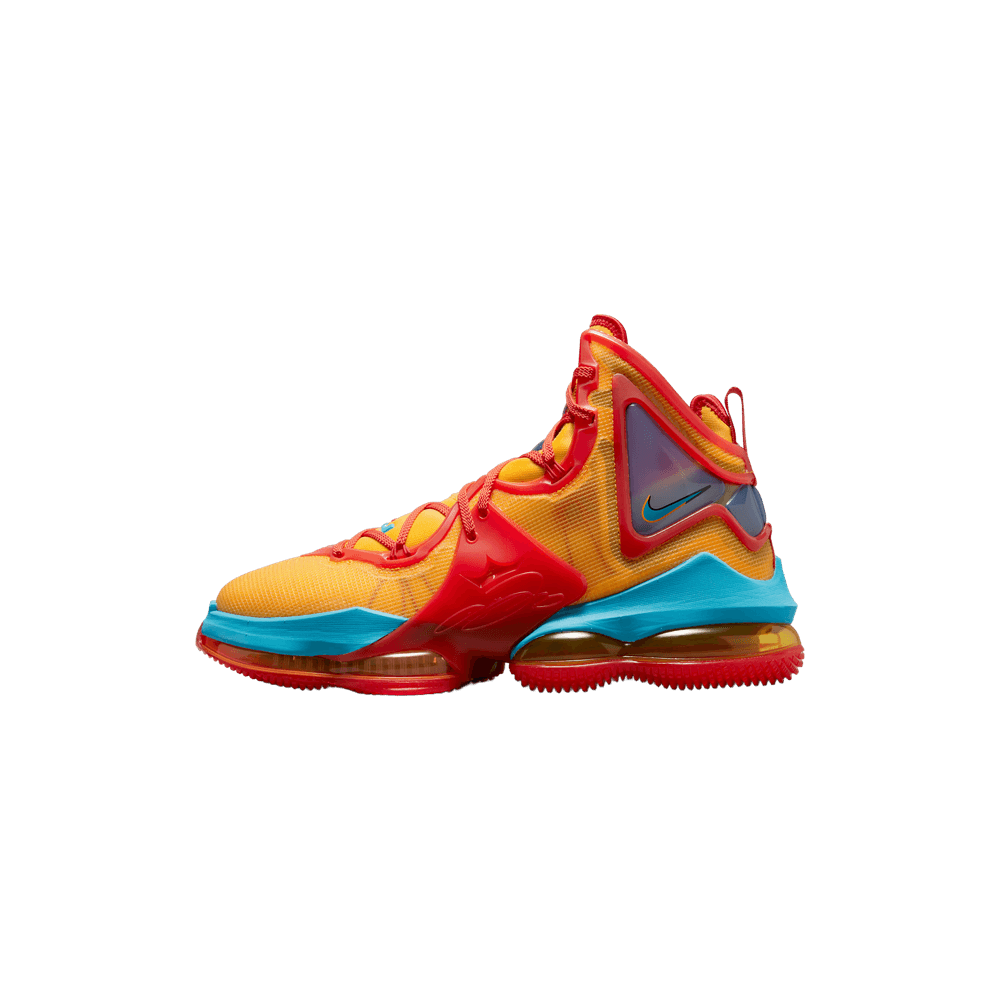 Nike LeBron 19
